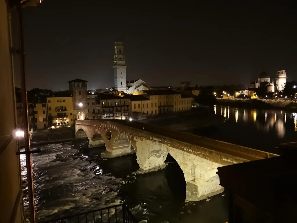 Theater Verona Luxury Apartment