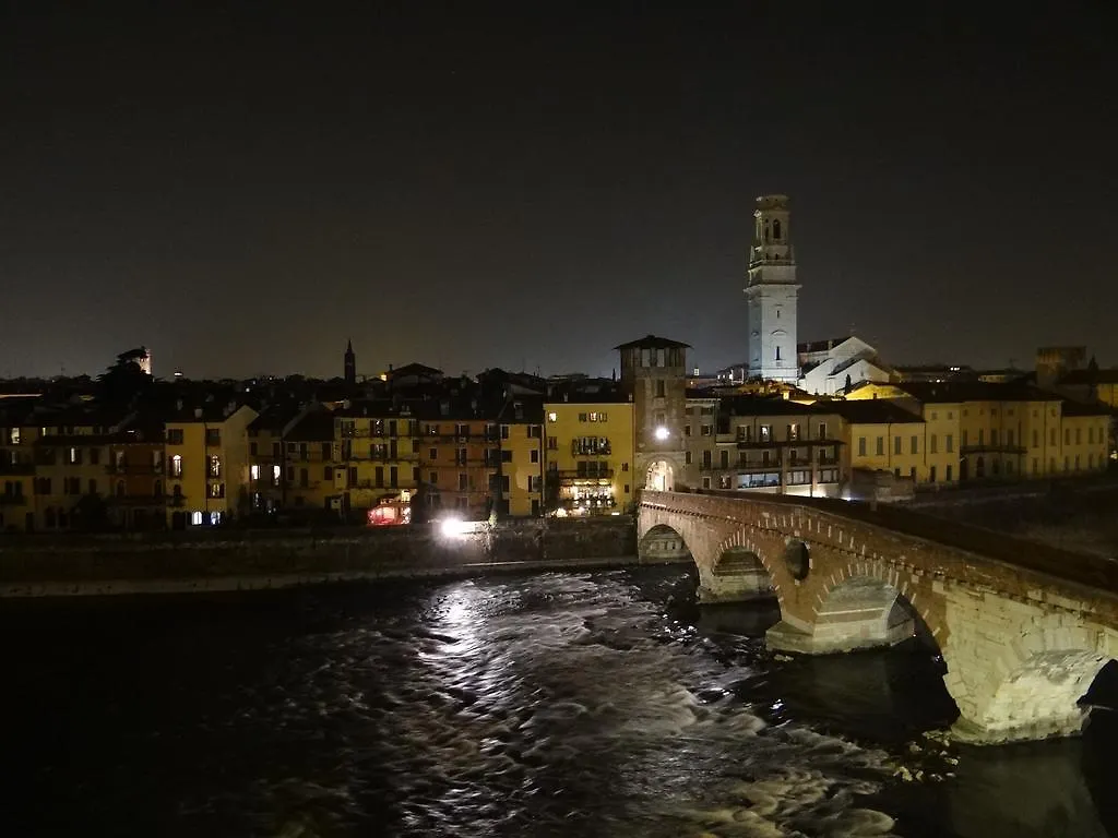 Theater Verona Luxury Apartment