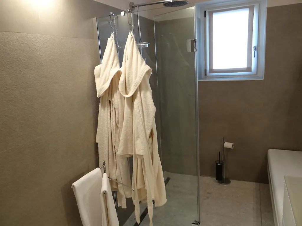 Theater Verona Luxury Apartment 0*,